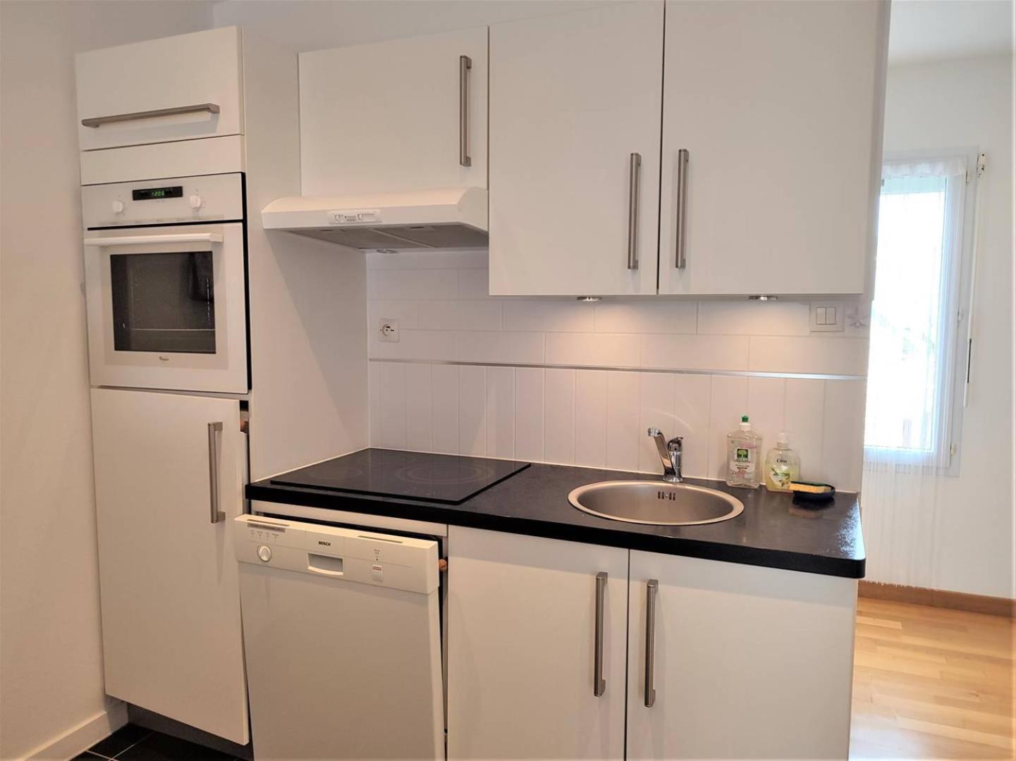 Apartment Avec Wifi, Parking Au Centre De Ref - 953